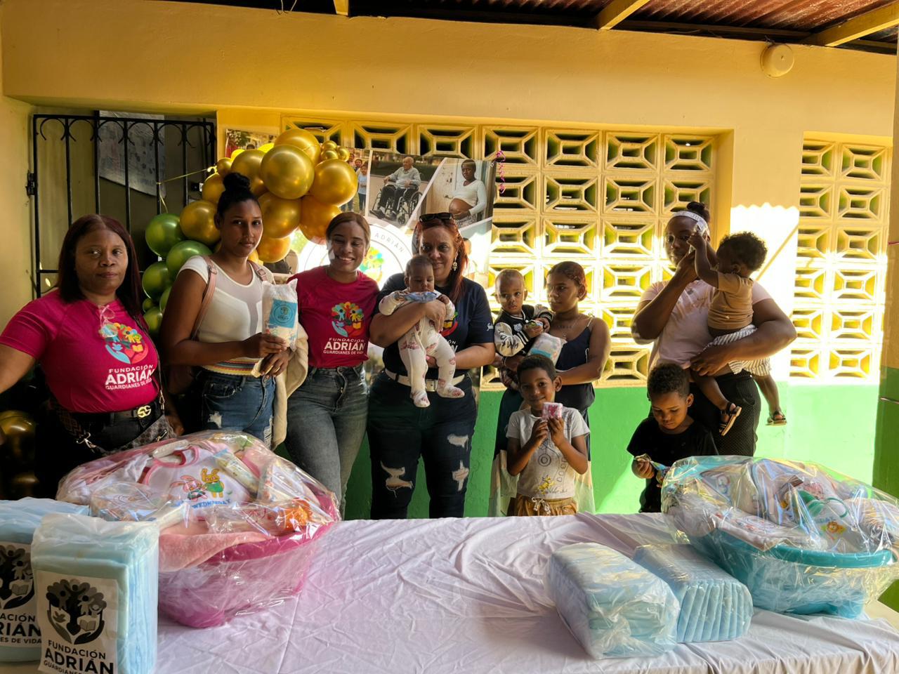 Familias y equipo de la Fundación Adrián reunidos
